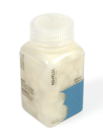 "Design Blog Sociale - 23 June 2008 - Vitamin Packaging by Robert Ferrell F" by SOCIALisBETTER is licensed under CC BY 2.0.